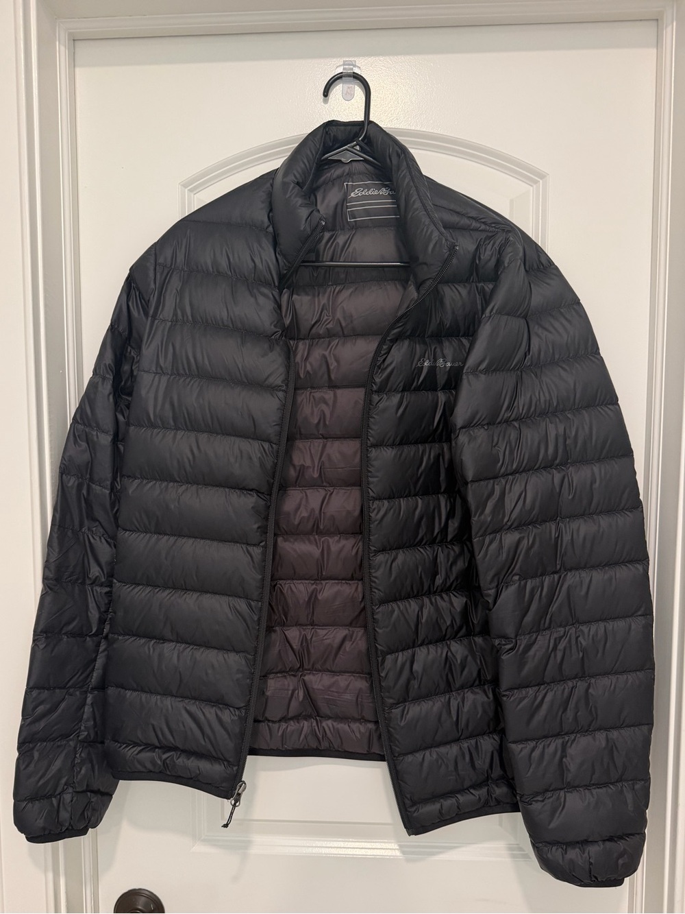 Eddie Bauer Men’s Black Lightweight Puffer Jacket